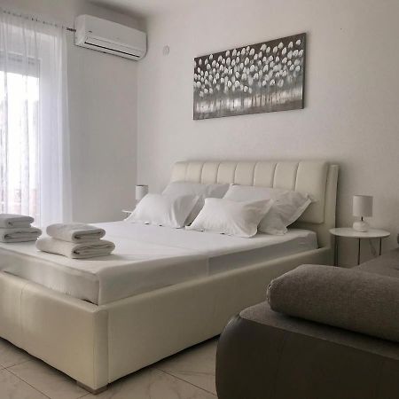 Jurkas Apartment Trogir Exterior photo